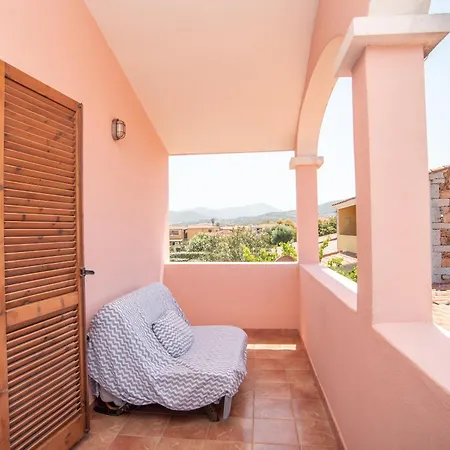 Ferienhaus Sardegnaest Vista Mare Piscina Budoni