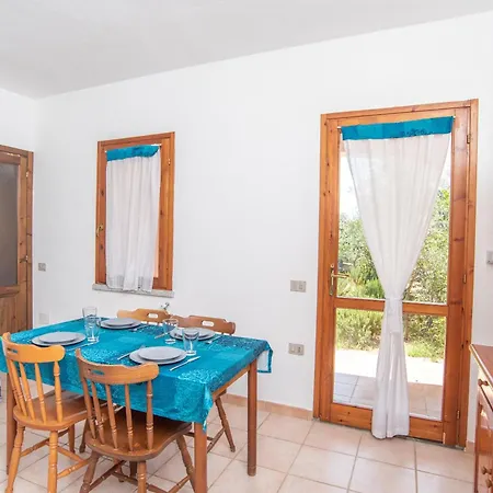 Semesterbostad Sardegnaest Vista Mare Piscina *